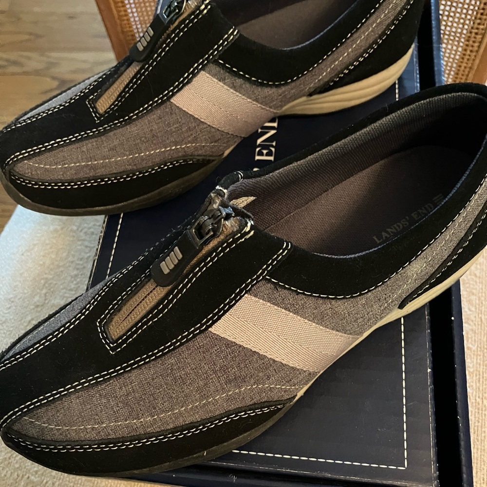 Lands End Women’s Zip Top Tracker Shoes Size 6 Medium Black Gray Tan with Box